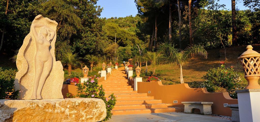 Hotel Porto Pirgos Parghelia Extérieur photo