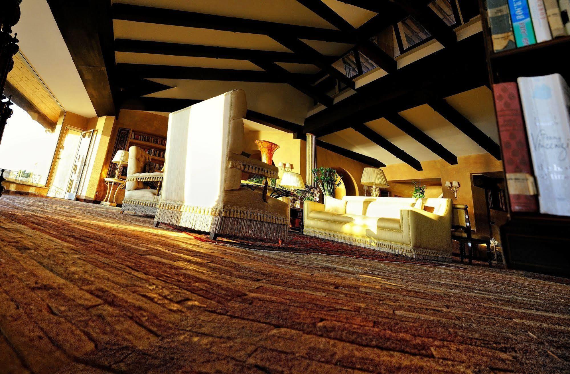 Hotel Porto Pirgos Parghelia Extérieur photo